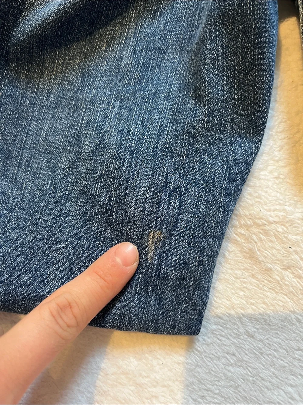 High-Rise Raw Hem Straight Jeans in Medium Blue - Picture 9 of 9